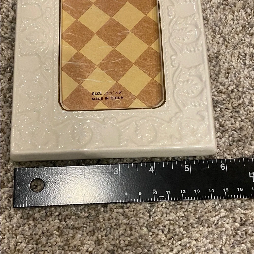 Decorative Ceramic Off White Photo Frame with Glass. 3.5 x 5”
